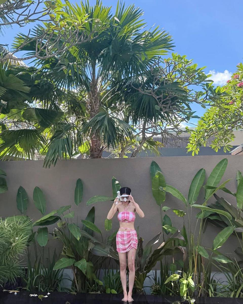 potret liburan Kwon Eunbi di Bali (instagram.com/silver_rain.__)