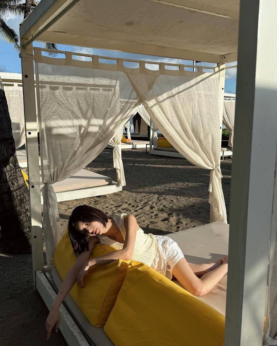 potret liburan Kwon Eunbi di Bali (instagram.com/silver_rain.__)