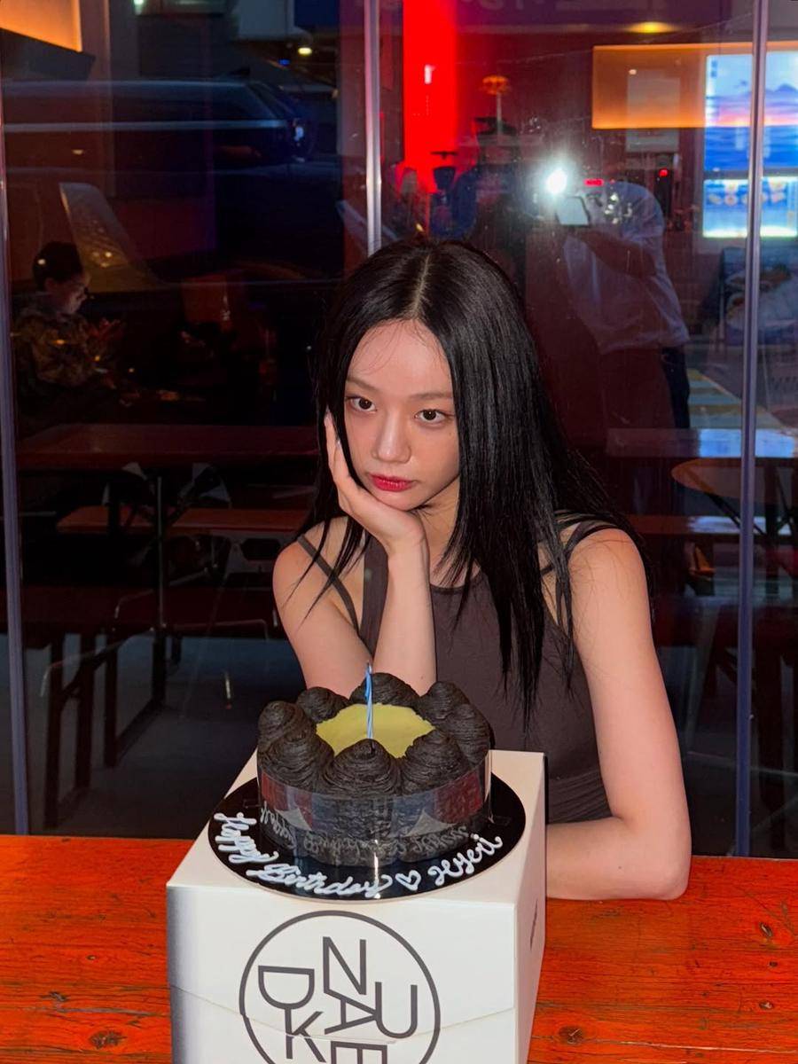 potret ulang tahun Hyeri ke-31 (instagram.com/hyeri_0609)