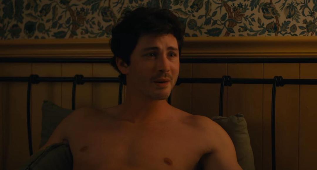 5 Film Romantis Logan Lerman, Terbaru Oh, Hi!