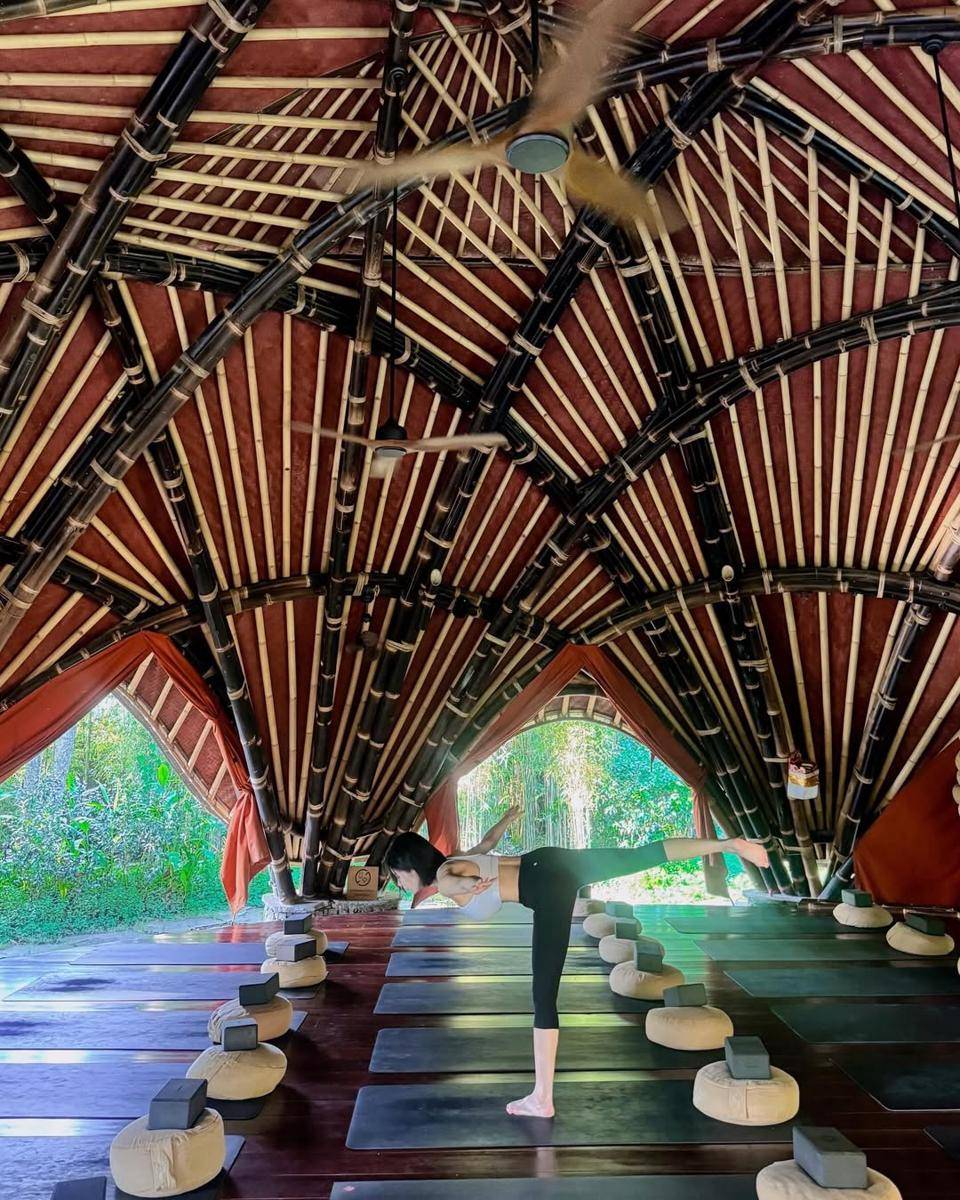 potret liburan Kwon Eunbi di Bali (instagram.com/silver_rain.__)