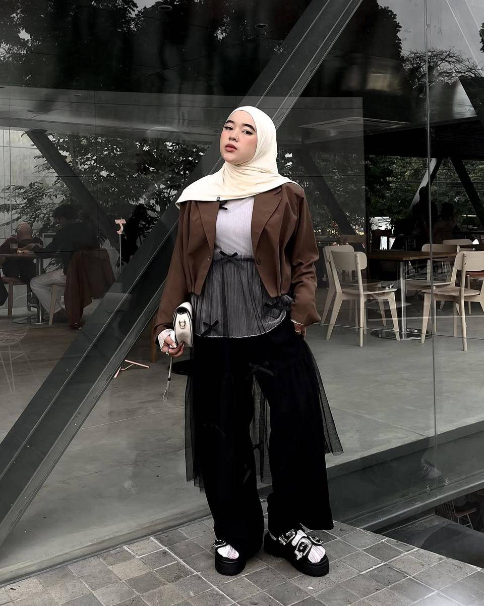 Fani Amini (instagram.com/fanxamns)