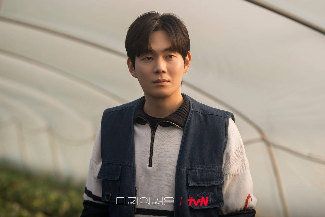 Han Se Jin (Ryu Kyung Soo) dalam drakor Our Unwritten Seoul (dok. Netflix/Our Unwritten Seoul)