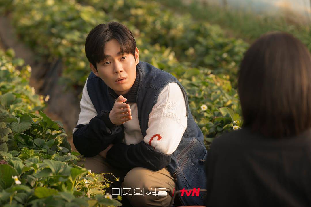 Han Se Jin (Ryu Kyung Soo) dalam drakor Our Unwritten Seoul (dok. Netflix/Our Unwritten Seoul)