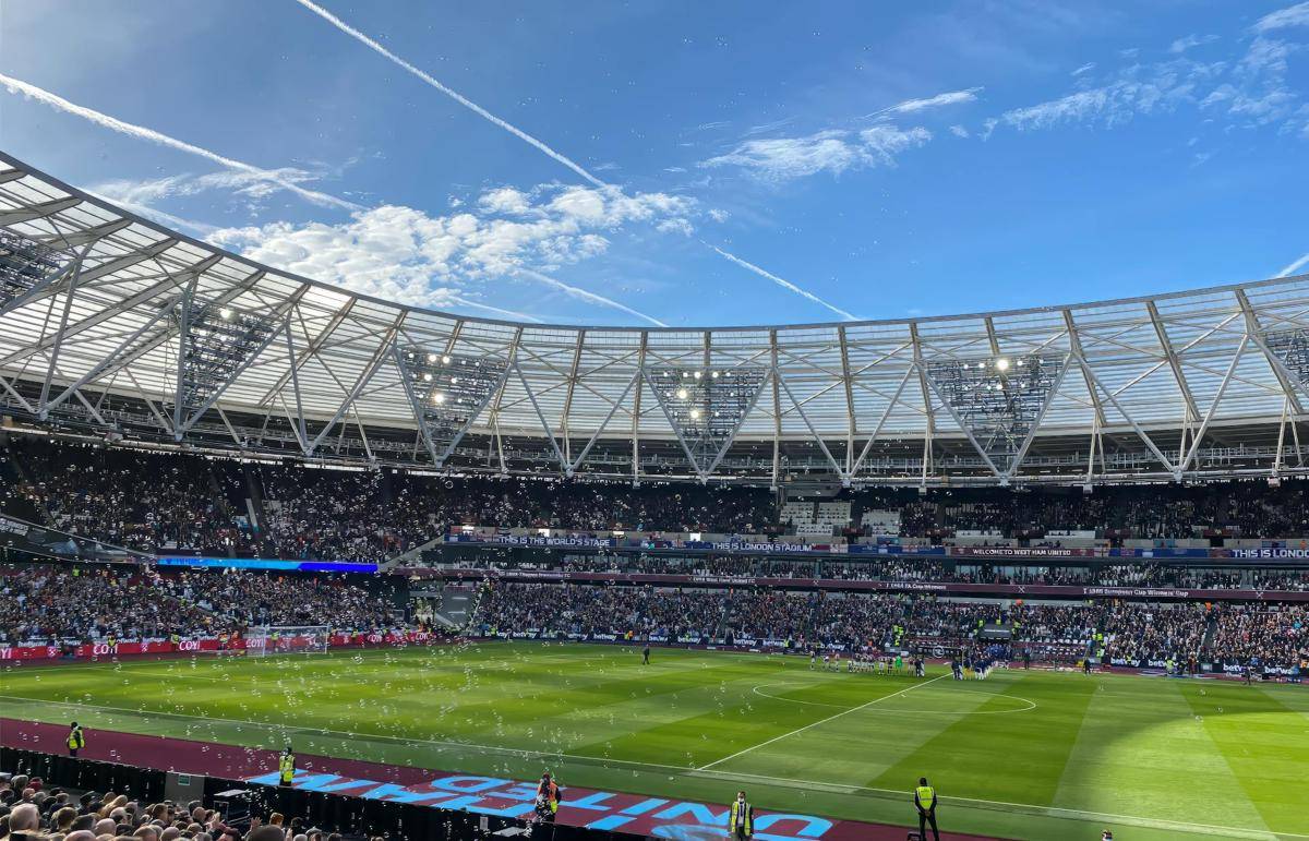 London Stadium (pexels.com/David Pickup)