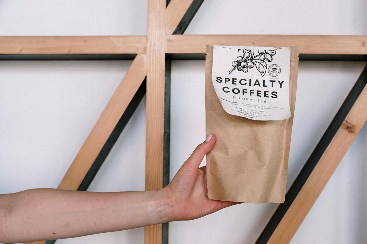 ilustrasi produk kopi dalam kemasan (pexels.com/cottonbro)