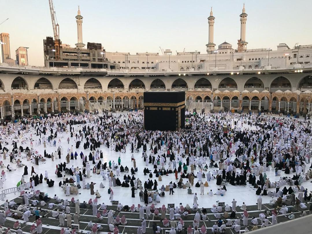 Berkunjung ke Orang Pulang Haji Bawa Apa? Ini Dia Penjelasannya