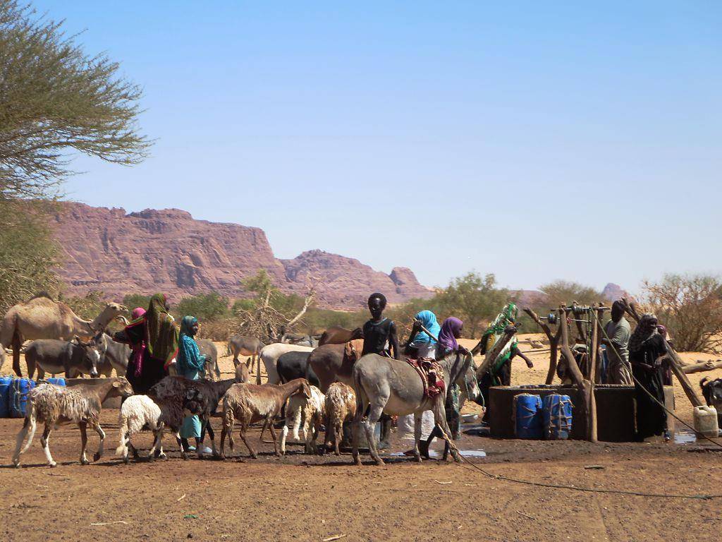 Well_of_the_Young_Girls_in_the_Ennedi_Mountains_-_northeastern_Chad_2015.jpg