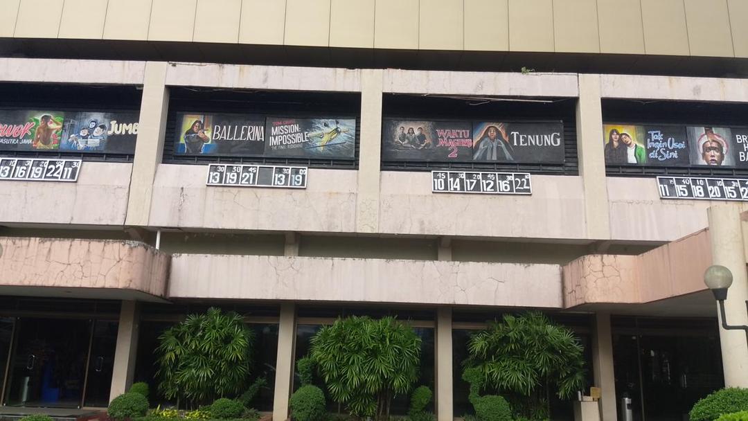 Warisan Budaya Visual, Bioskop Rajawali Purwokerto Pertahankan Tradisi Poster Lukis