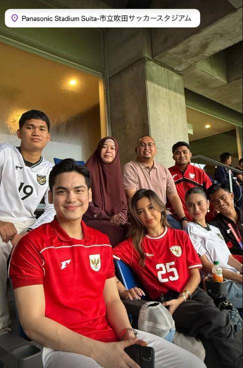 Jennifer Coppen Nonton Timnas di Jepang (Instagram.com/jennifercoppenreal20)
