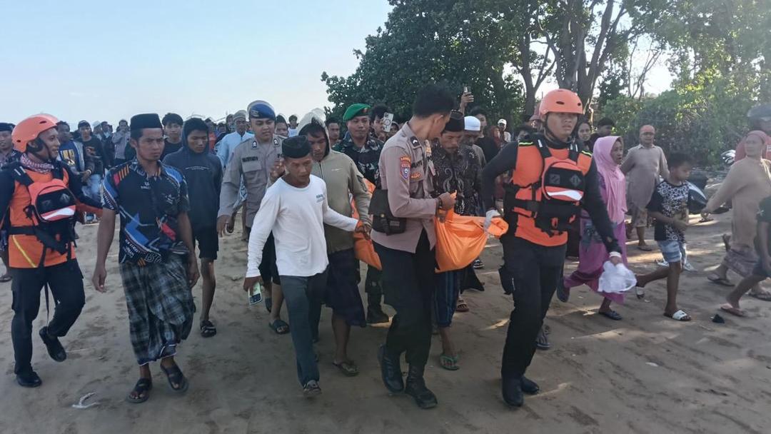 Hilang Terseret Ombak, Pemancing di Sumenep Ditemukan Tewas