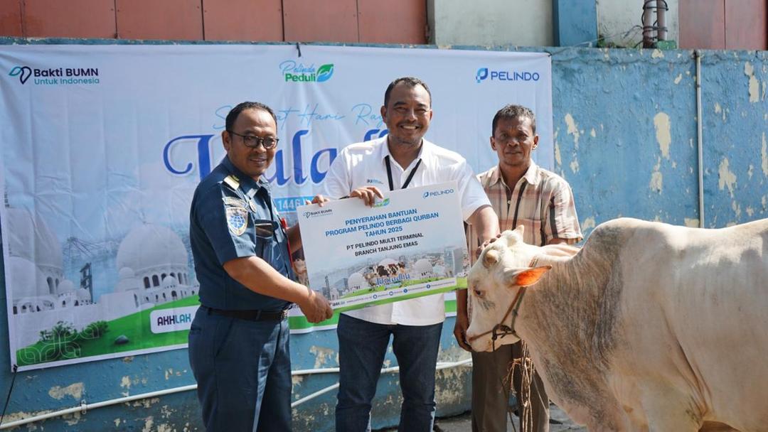 Pelindo Multi Terminal Grup Salurkan 90 Ekor Hewan Kurban di Sekitar Pelabuhan