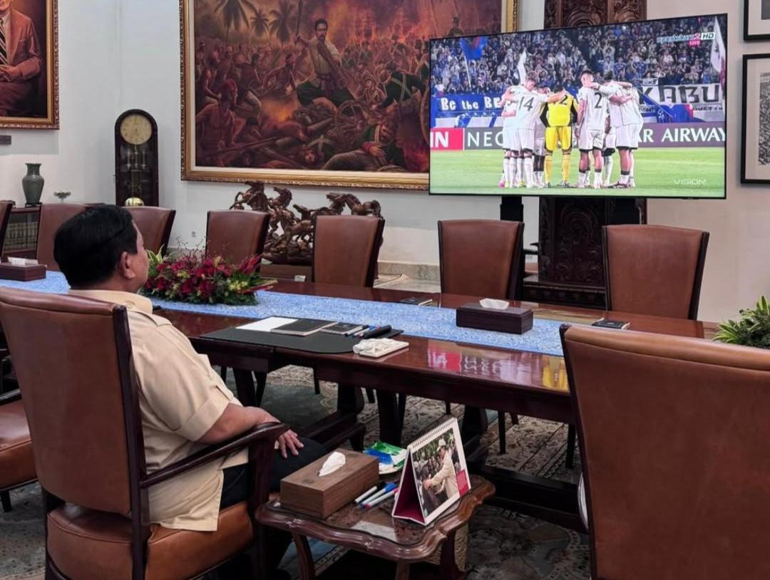 Lewat Televisi, Prabowo Saksikan Timnas Dibantai Jepang Setengah Lusin