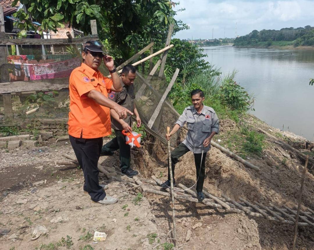 Kondisi longsor di Kelurahan Ngulak Kecamatan Sanga Desa Muba. (Dok. Pemkab Muba)