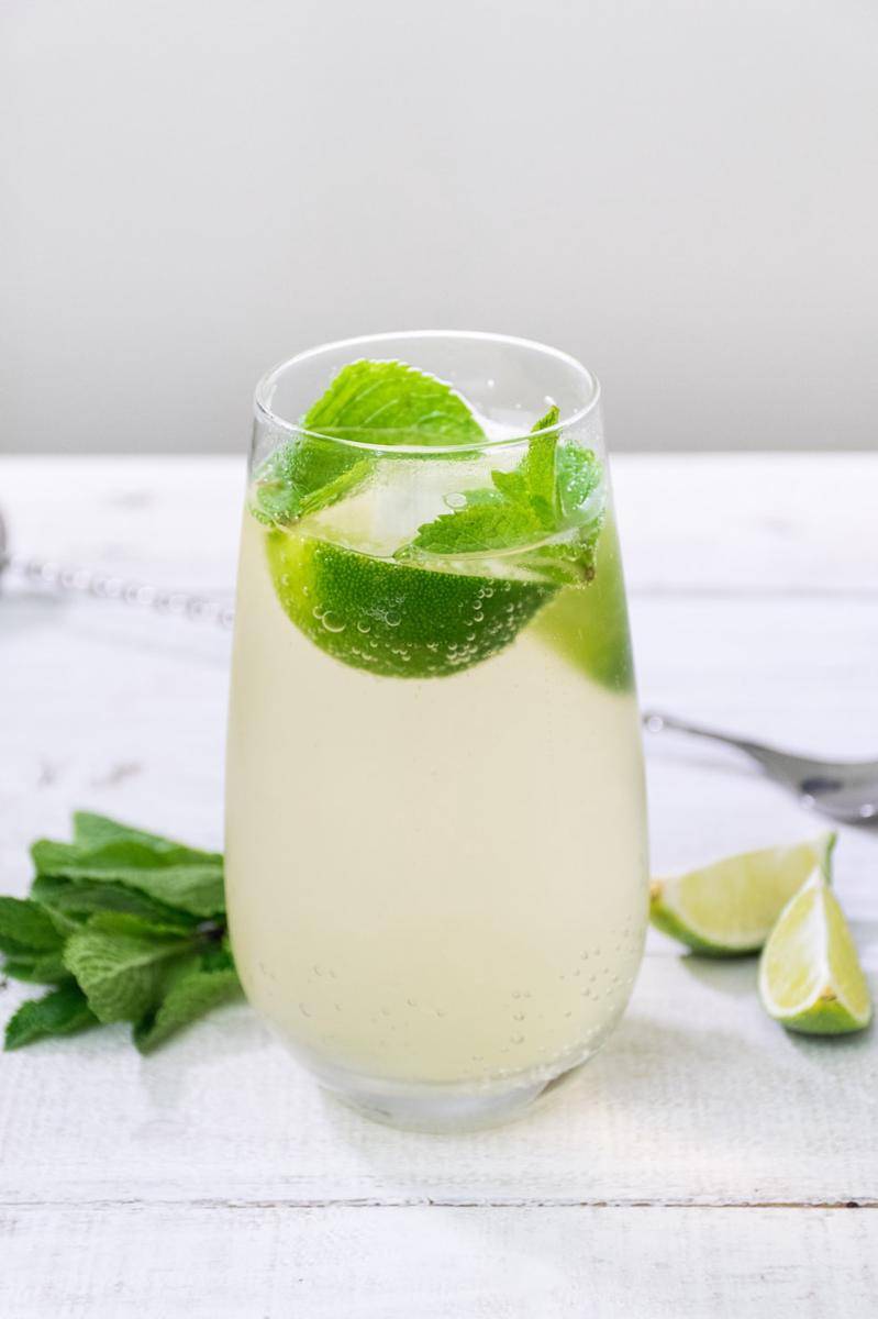 ilustrasi minuman soda (unsplash.com/Jenny Pace)