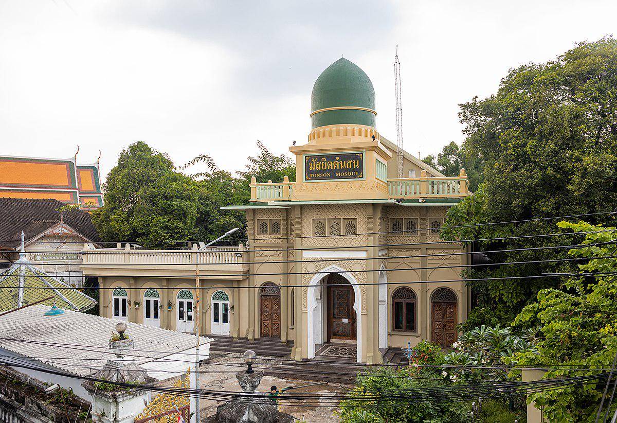 potret bagian luar Masjid Ton Son (commons.wikimedia.org/Supanut Arunoprayote)