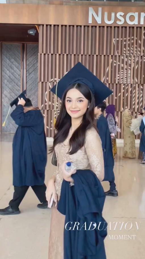 Sydney Anak Cut Tari Wisuda SMA (Instagram.com/cuttaryofficial)