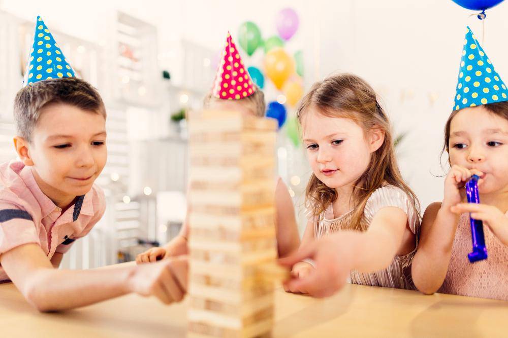 ilustrasi anak sedang playdate (freepik.com/freepik)