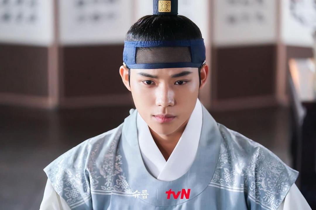 3 Pangeran di Drakor Under The Queen's Umbrella yang Jadi MC Music Show
