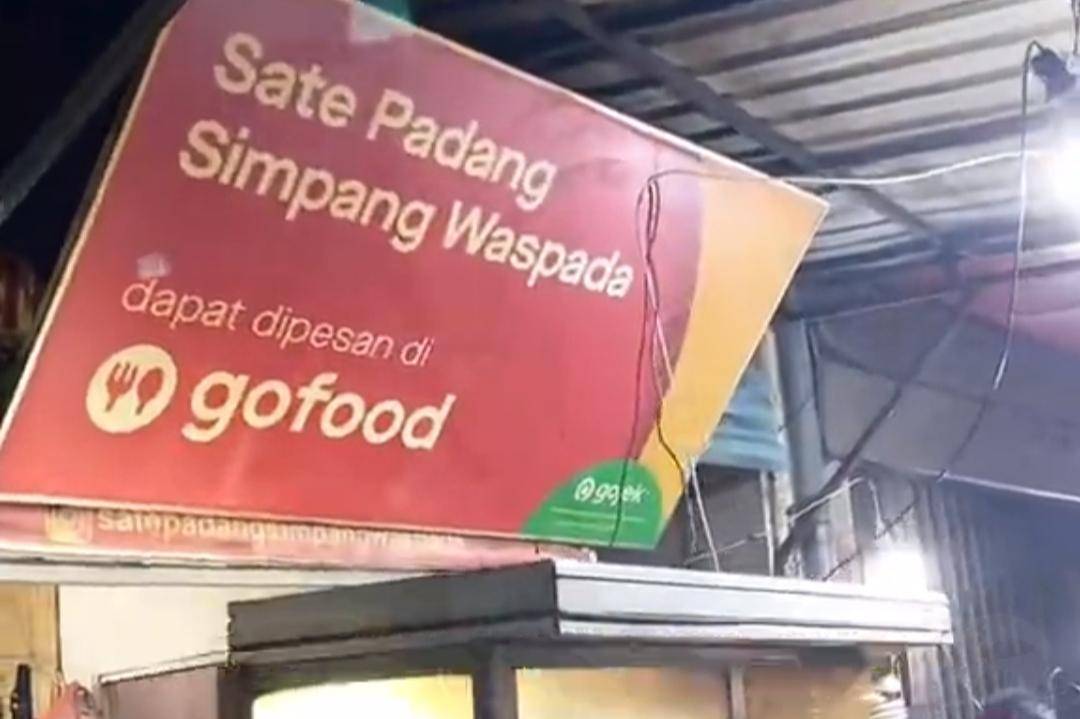 Cuplikan Sate Padang Simpang Waspada(tiktok.com/180Rasa)