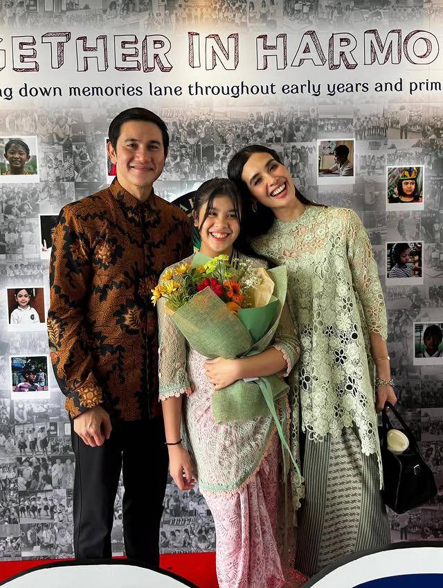 potret kelulusan SD Jizzy, anak Vino G. Bastian dan Marsha Timothy (Instagram.com/marshatimothy)