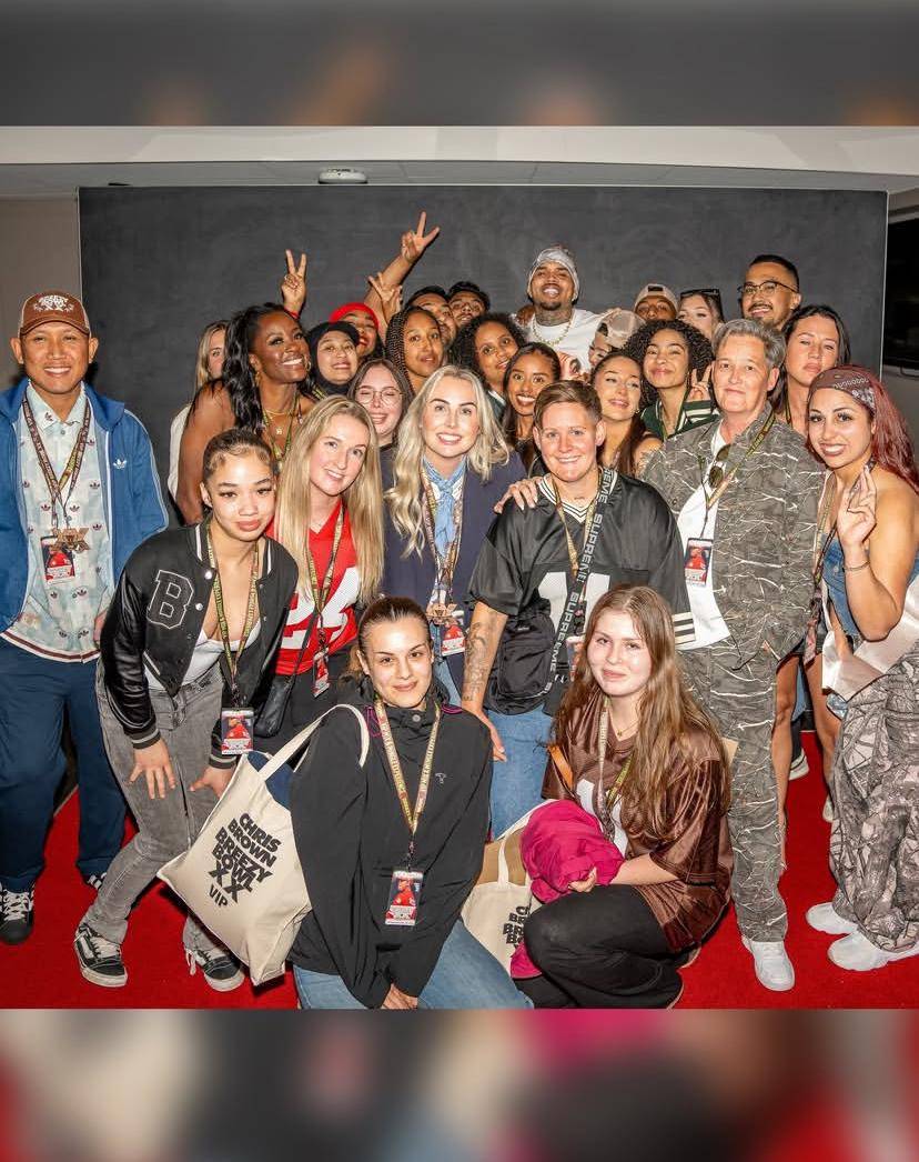 potret Oki Rengga dan istrinya nonton konser Chris Brown di Amsterdam (Instagram.com/anggirantikaa)