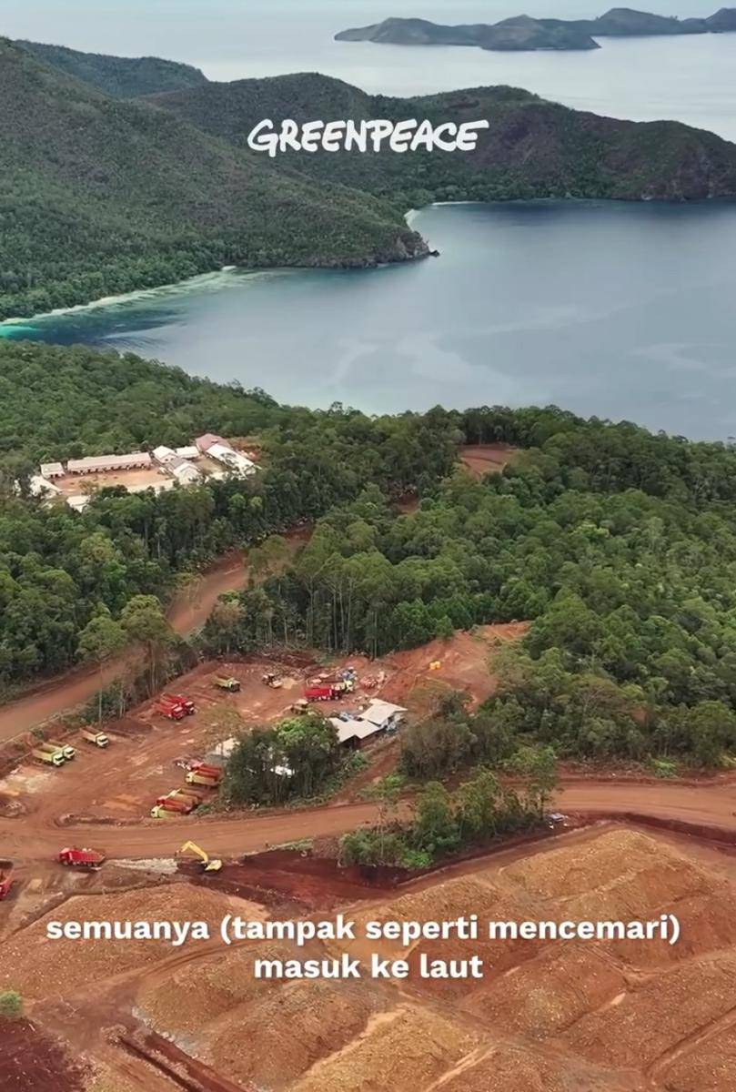 potret Angela Gilsha telusuri Raja Ampat (Instagram.com/greenpeaceid)