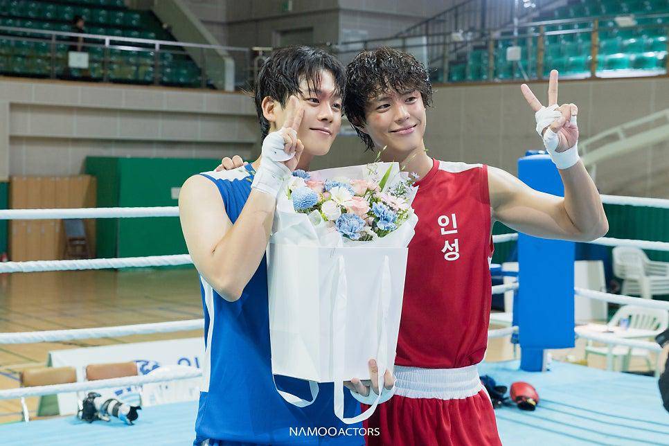 Lee Jung Ha dan Park Bo Gum di balik layar drama Good Boy (blog.naver.com/namooactors)