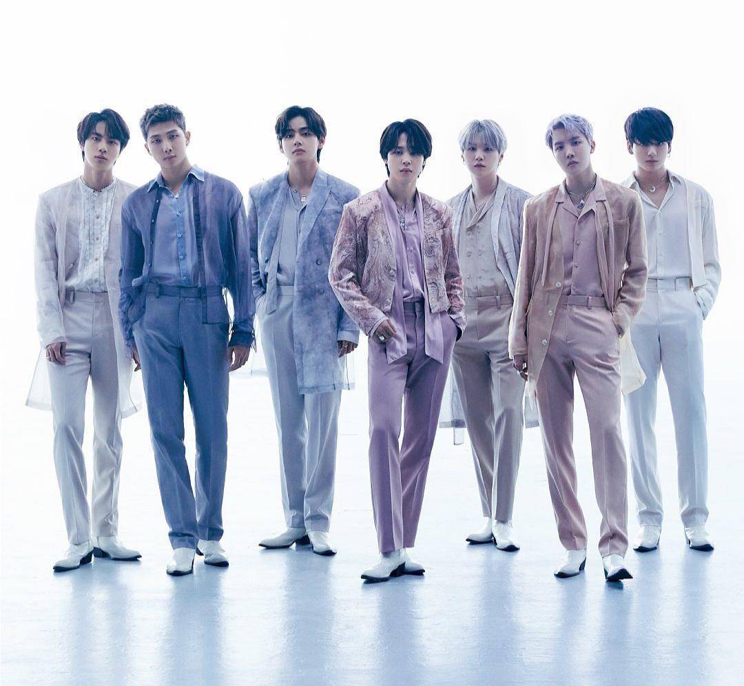BTS (instagram.com/bts.bighitofficial)