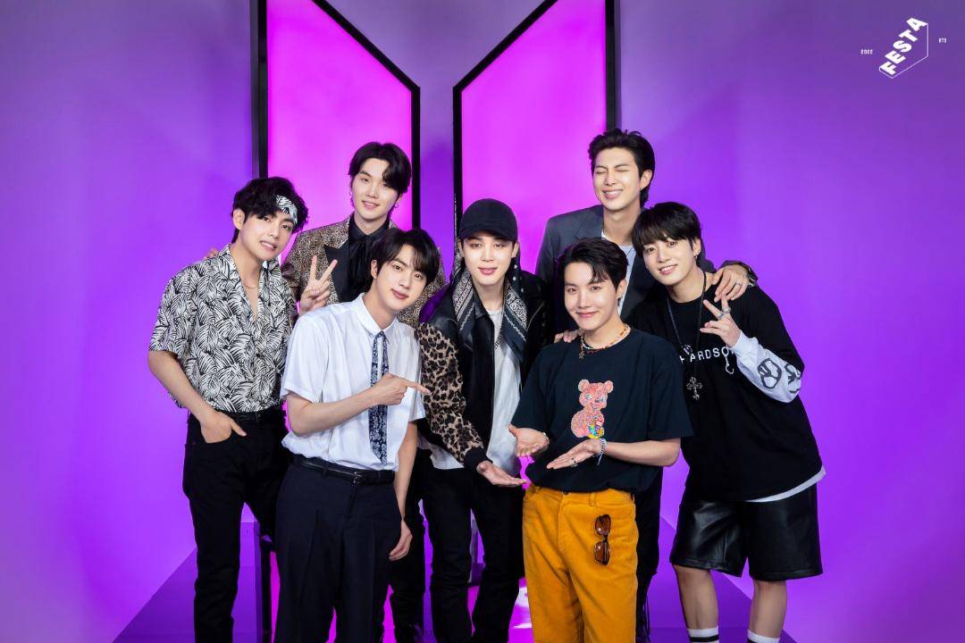 BTS (x.com/bts_bighit)