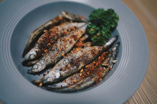 5 Makanan Tinggi Protein Hewani yang Terjangkau, Gak Cuma Daging Ayam!