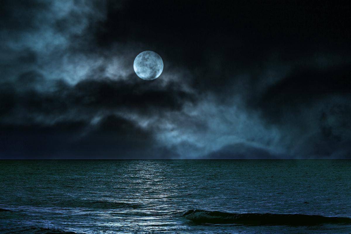 potret indah Bulan di lautan (pixabay.com/ELG21)