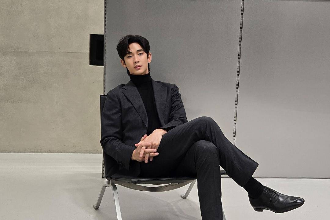 Kim Soo Hyun (Instagram.com/soohyun_k216)