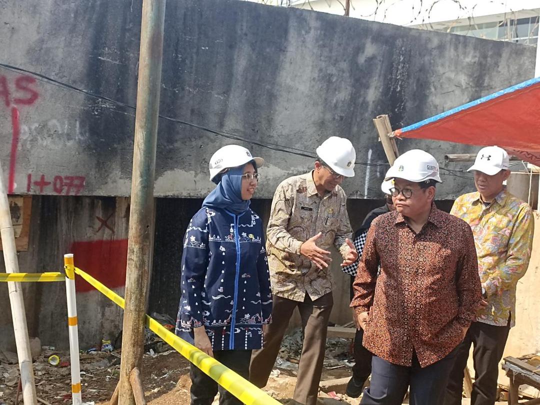 Tangani Rob, Pramono Mulai Bangun Tanggul 2,4 km di Muara Angke