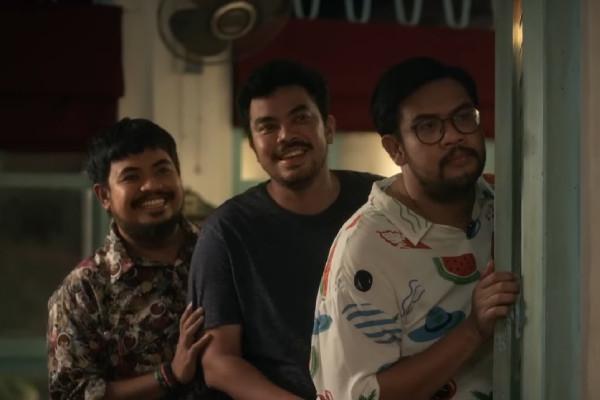 Review Film GJLS: Ibuku Ibu Ibu, Asli Gak Jelas!