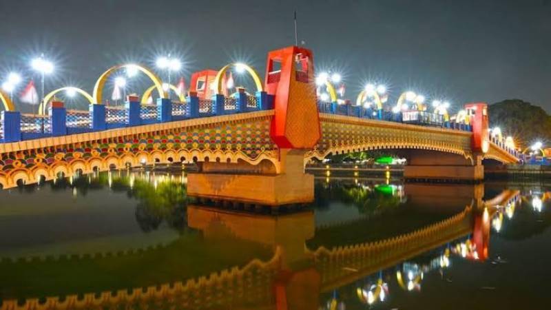 jembatan kaca.jpeg