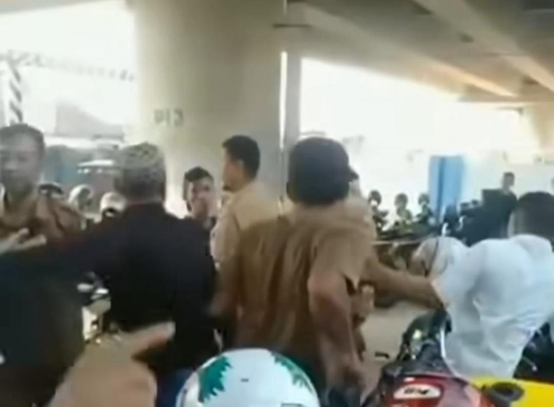 Terlibat Selisih Paham, Pegawai Honorer di Palembang Dikeroyok Rekan Seprofesi