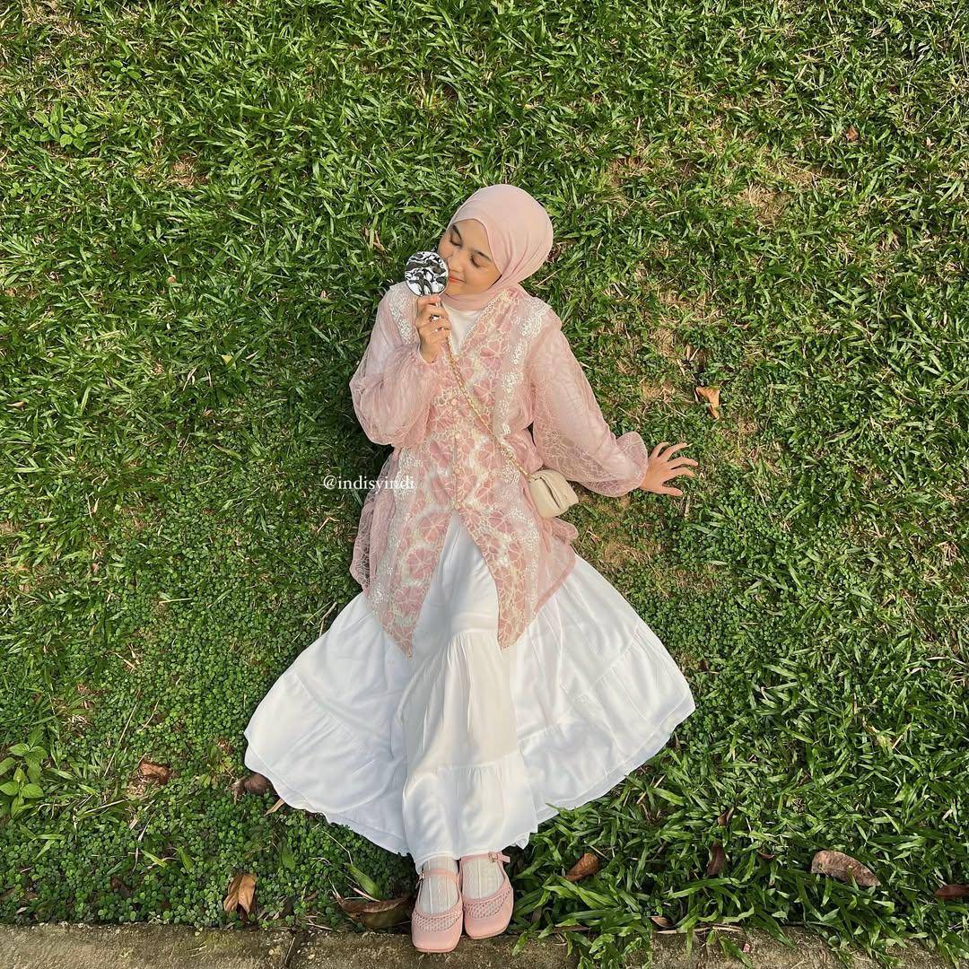 Gaya Syindi Lucia Putri 