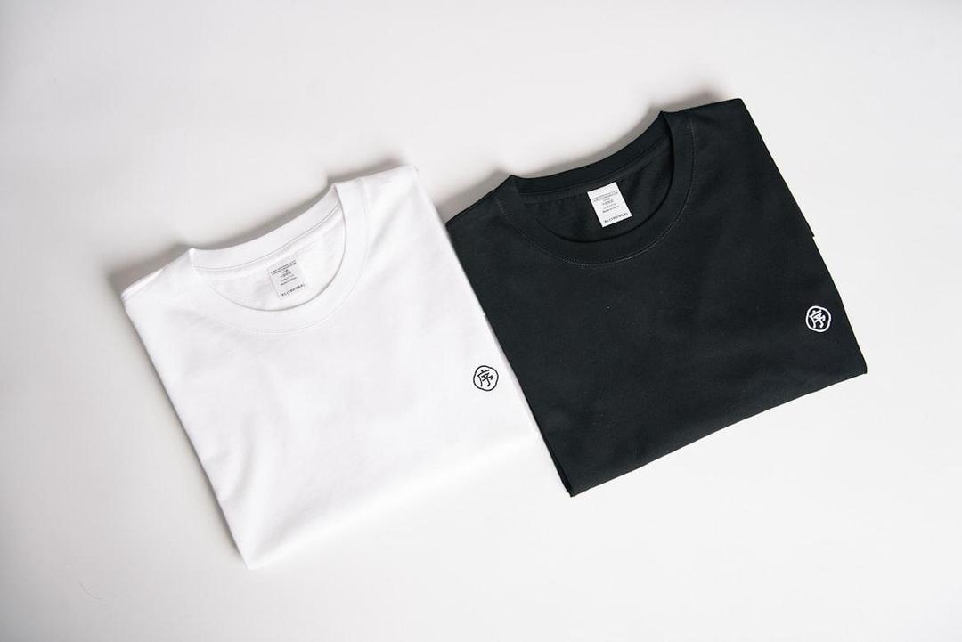 5 Alasan Kaos Tetap Jadi Favorit di Segala Usia, Nyaman!