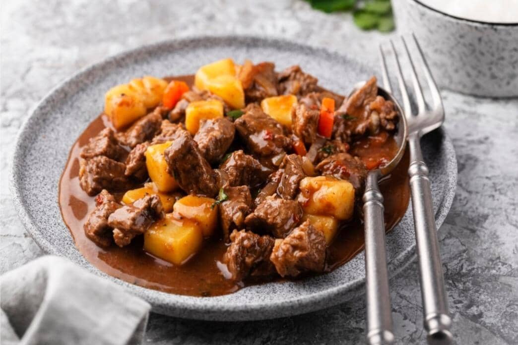 ilustrasi semur daging