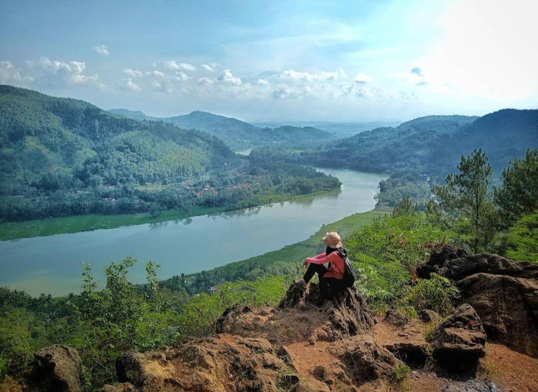 Bukit Watu Meja (Google maps/Siti Khotimah 12)