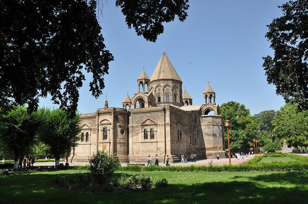 5 Fakta Etchmiadzin, Katedral Tertua di Armenia