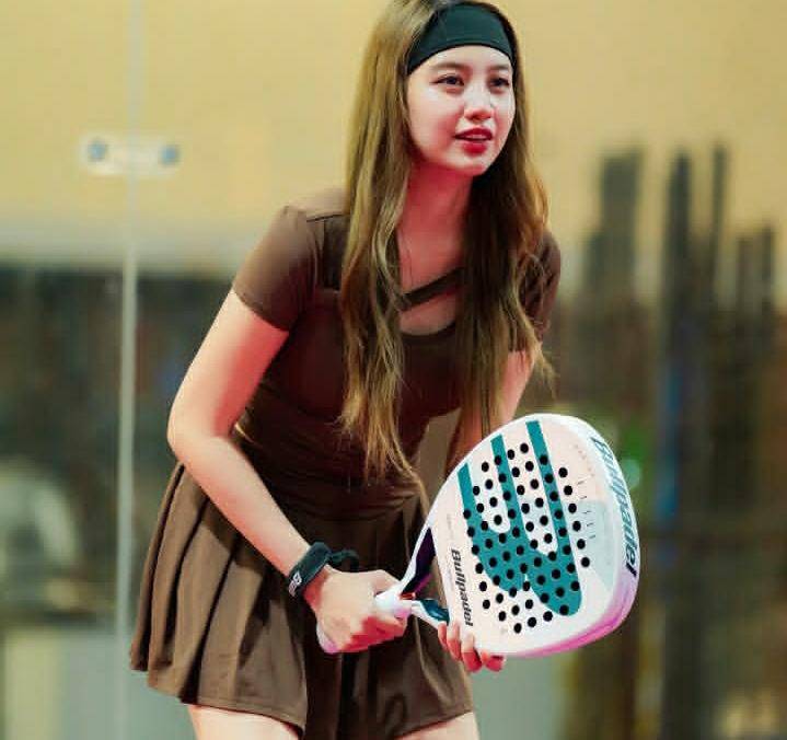 potret Ghea Indrawari main padel (instagram.com/gheaindrawari)