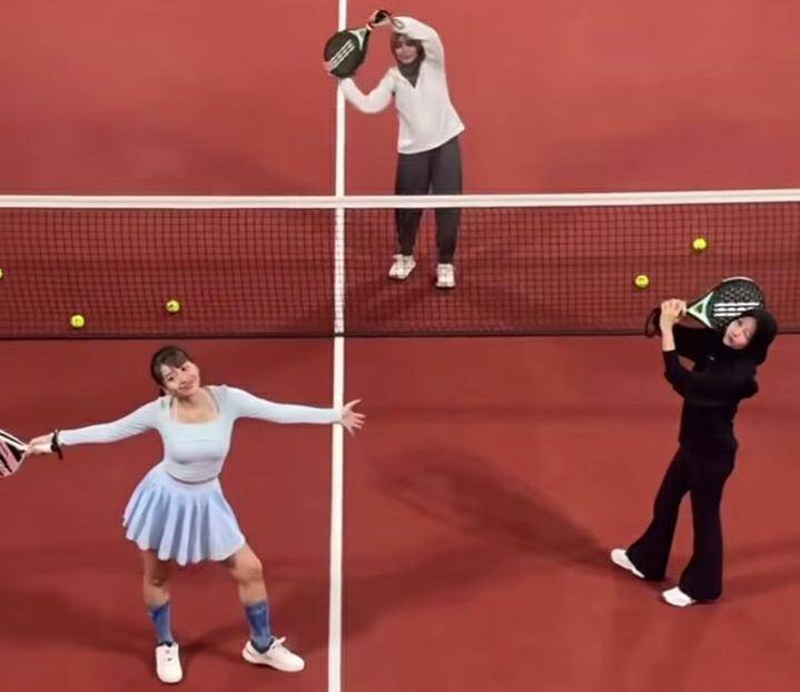 potret Ghea Indrawari main padel (instagram.com/gheaindrawari)
