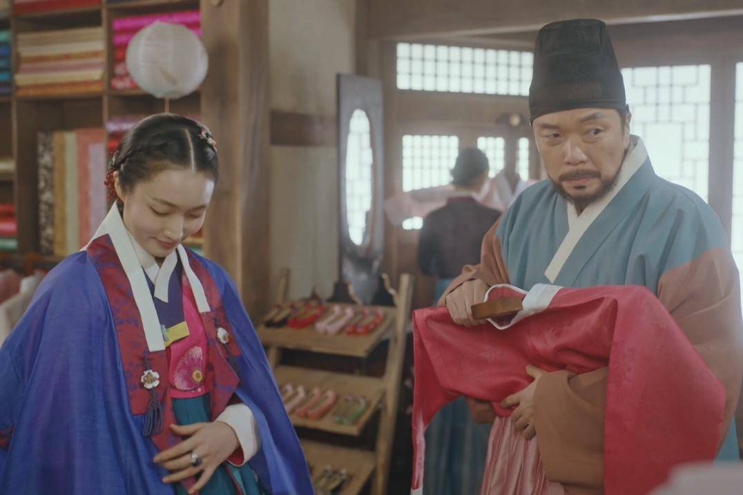 cuplikan drakor The First Night with the Duke (dok. VIU/The First Night with the Duke)
