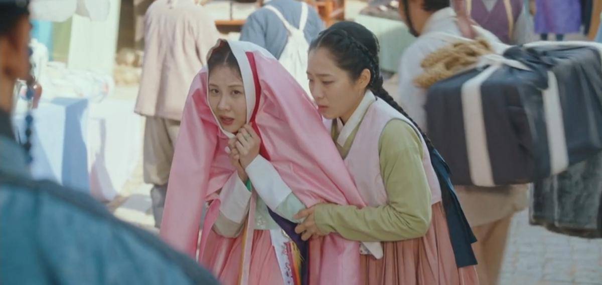 cuplikan drakor The First Night with the Duke (dok. VIU/The First Night with the Duke)