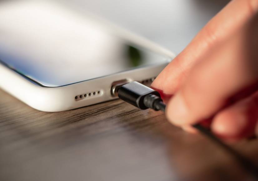 Charger HP Watt Besar