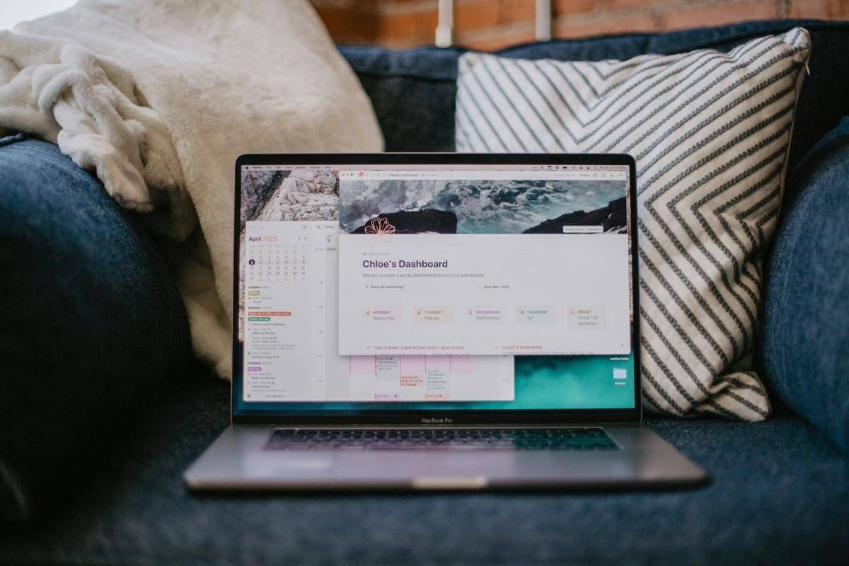 langganan aplikasi produktivitas (unsplash.com/IsaacSmith)