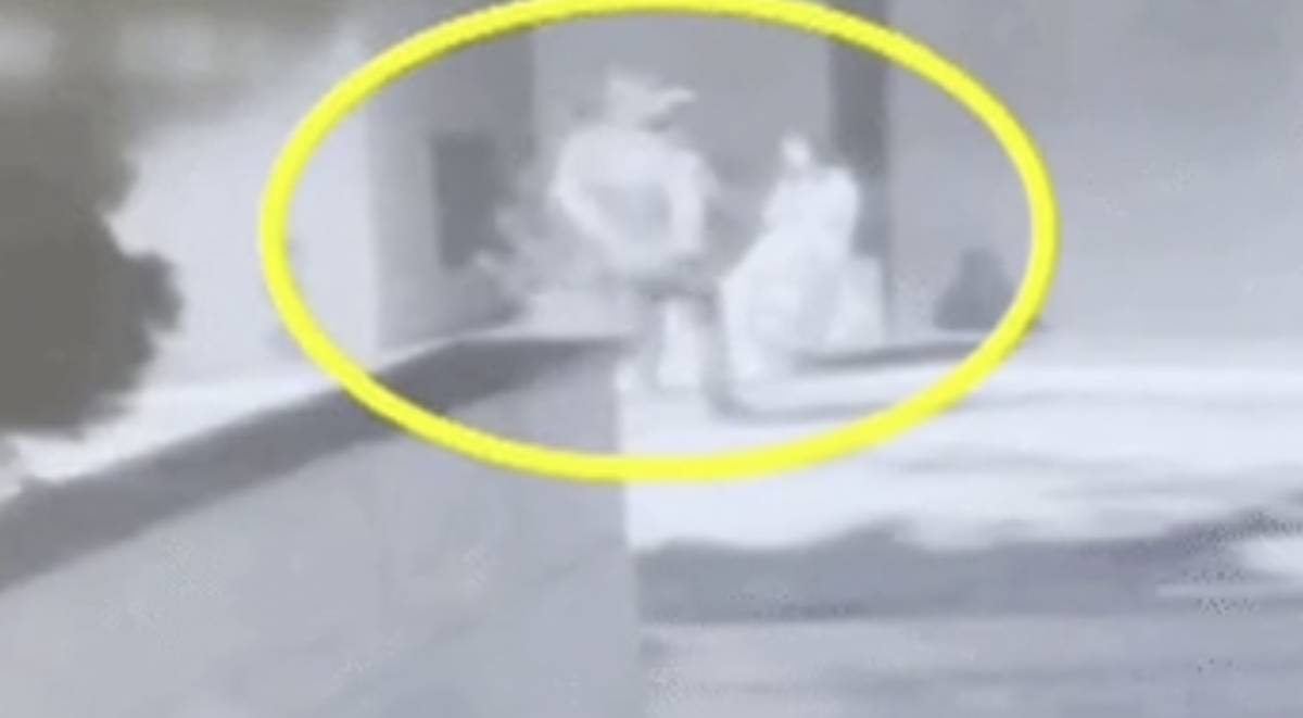 fans China yang berusaha membobol rumah Jungkook BTS (dok. MBN)
