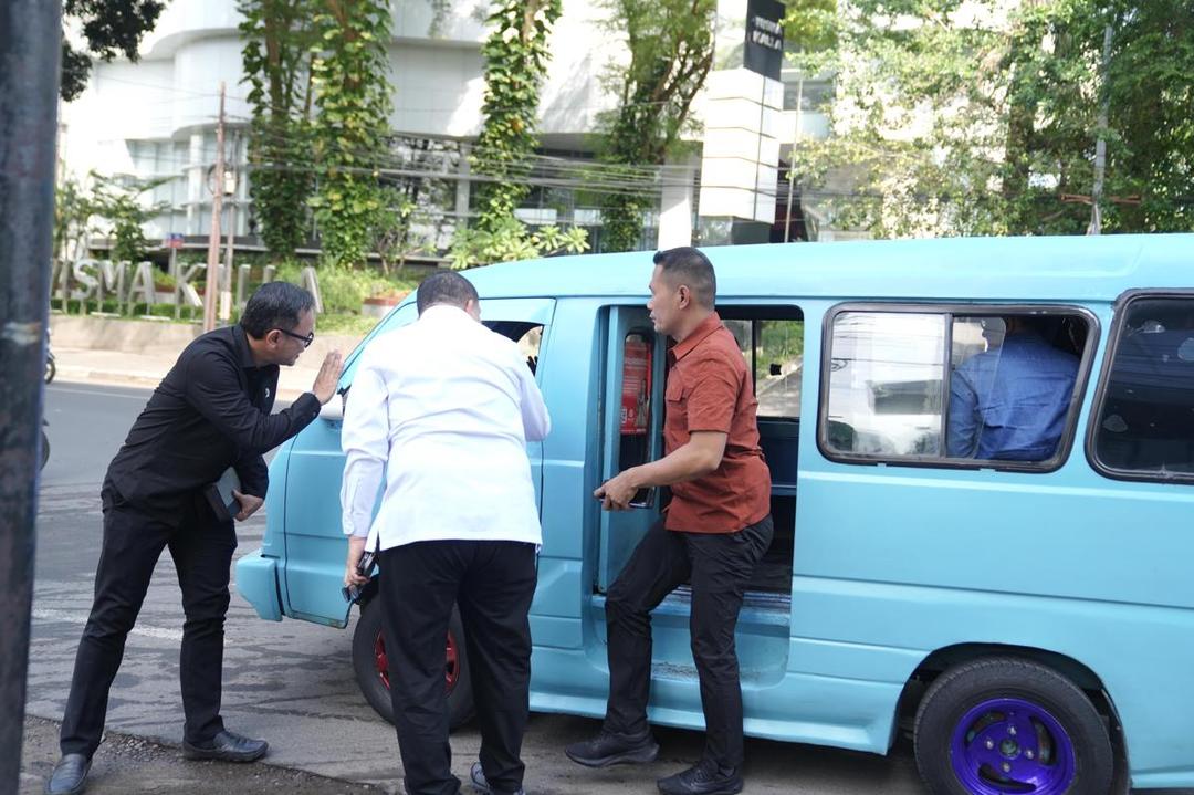 Naik Pete-Pete hingga Becak, Bima Arya Sidak Damkarmat Makassar dan Pantau Layanan Publik